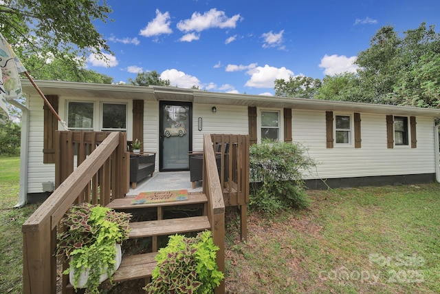 1119 Scott Rd, Kershaw, SC 29067 - view of front of property with a wooden deck and a front lawn