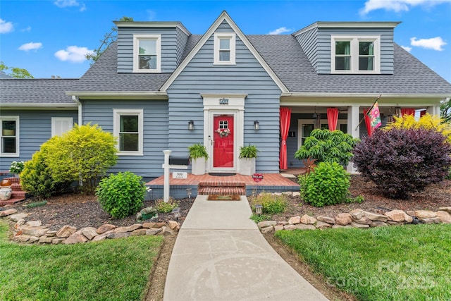 509 N Oak St, Lincolnton, NC 28092 - view of front of property with a shingled roof