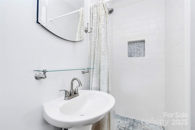 5929 Brookhaven Rd, Charlotte, NC 28210 - full bathroom featuring a sink and tiled shower