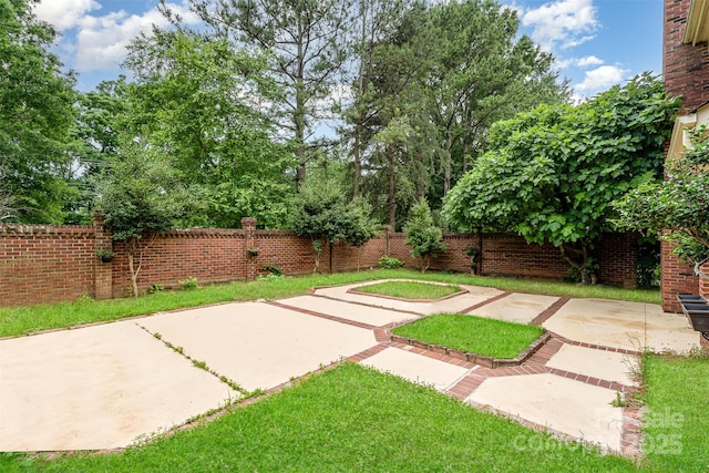 7031 Walton Heath Ln, Charlotte, NC 28277 - view of yard with a patio area