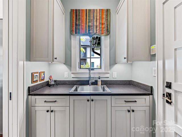3 Bayonne Trl, Asheville, NC 28804 - kitchen with a sink and dark countertops