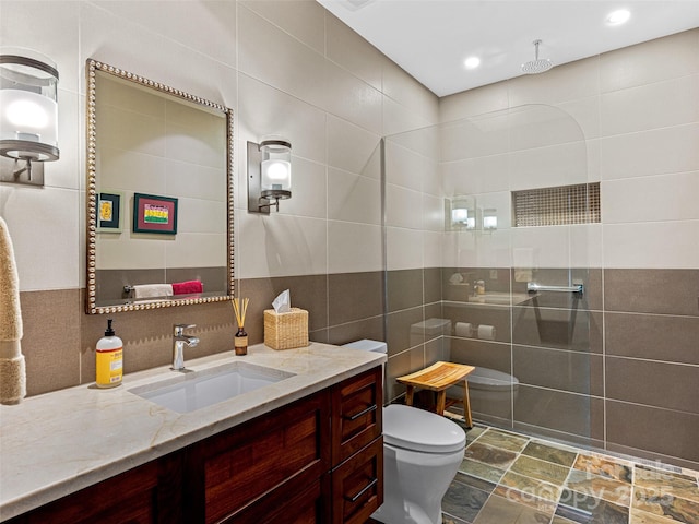 3 Bayonne Trl, Asheville, NC 28804 - full bath featuring tile walls, a walk in shower, vanity, toilet, and recessed lighting