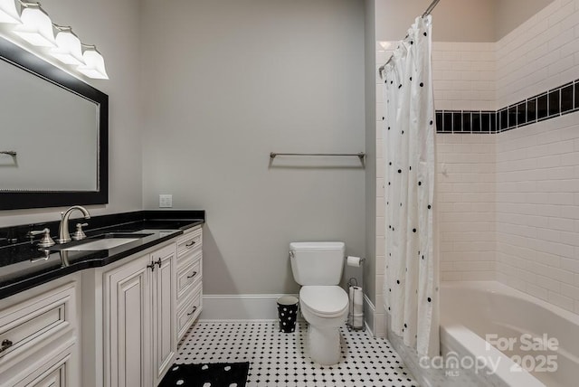 109 Oak Forest Dr, Kings Mountain, NC 28086 - bathroom with vanity, baseboards, toilet, and shower / bath combination with curtain