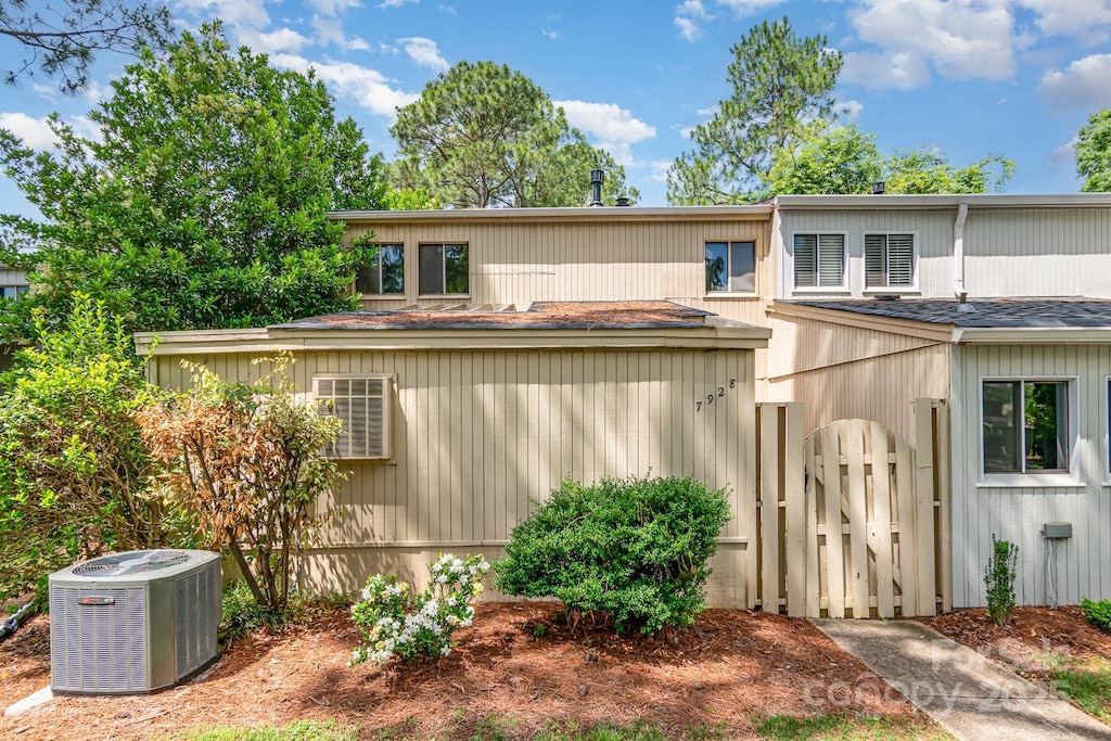 7928 Horse Chestnut Ln, Charlotte, NC 28277 - photo 2
