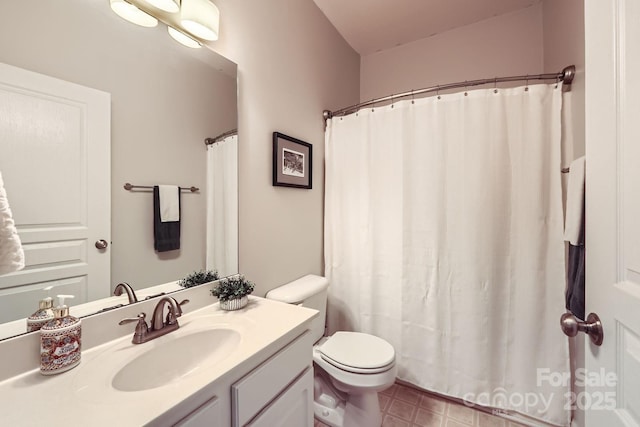 18605 Ruffner Dr Unit 3E, Cornelius, NC 28031 - full bathroom with vanity, toilet, and a shower with curtain
