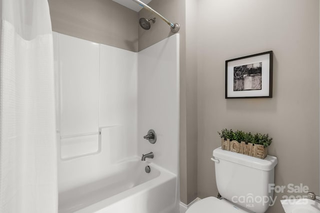 73 41st Ave NW, Hickory, NC 28601 - full bath with toilet and shower / bath combo