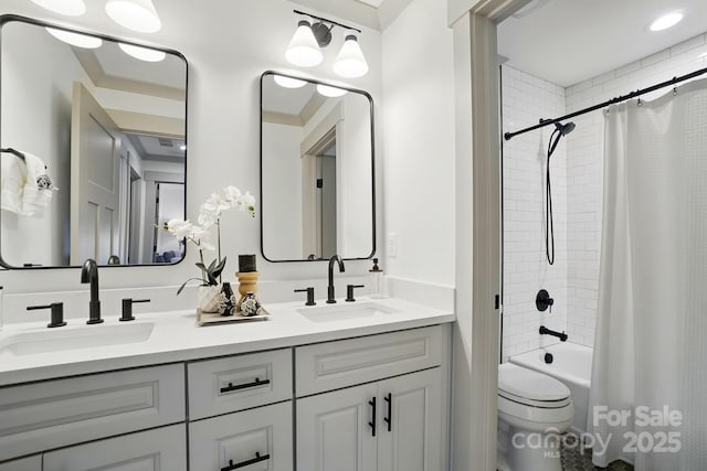 343 Melbourne Ct, Charlotte, NC 28209 - full bath featuring double vanity, toilet, and shower / bathtub combination with curtain