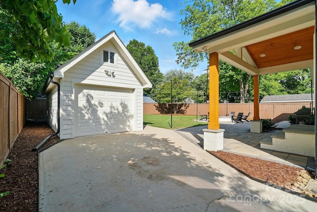 343 Melbourne Ct, Charlotte, NC 28209 - detached garage featuring concrete driveway