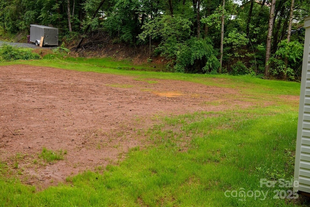 1884 Kensway Dr, Hudson, NC 28638 - view of yard