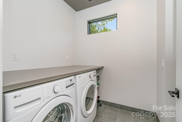 386 Squirrel Ln, Lake Wylie, SC 29710 - washroom featuring washer and dryer and baseboards