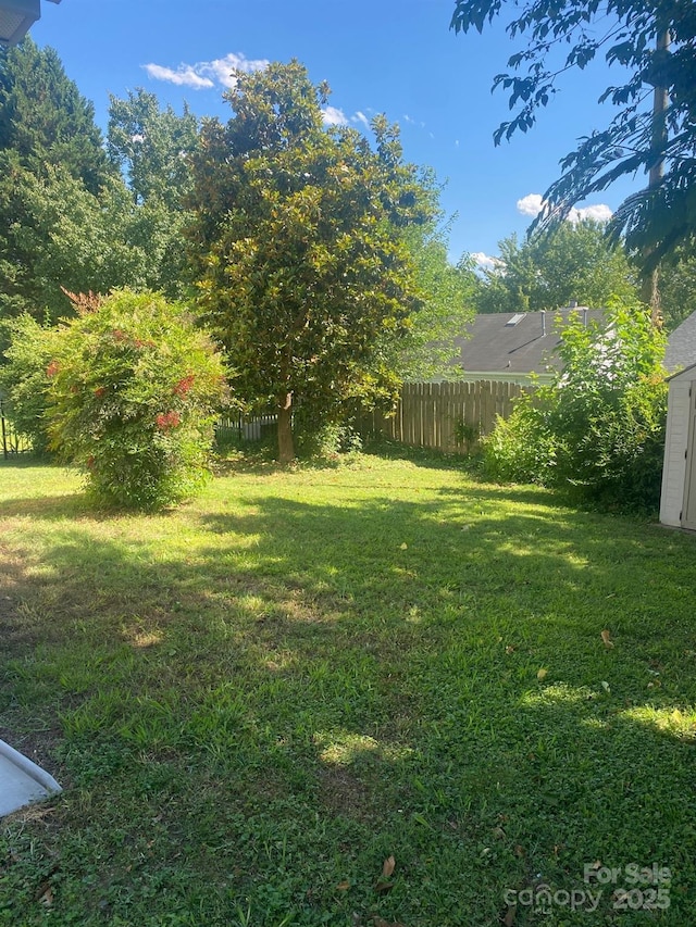 9612 Farmridge Ln, Matthews, NC 28105 - view of yard with a shed
