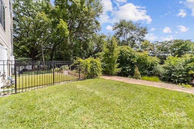 919 Cityscape Dr, Charlotte, NC 28205 - view of yard
