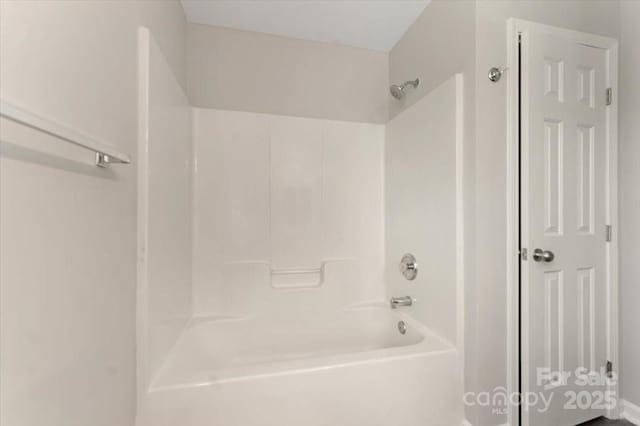 1111 Balcorn Pl, Charlotte, NC 28214 - full bath featuring washtub / shower combination
