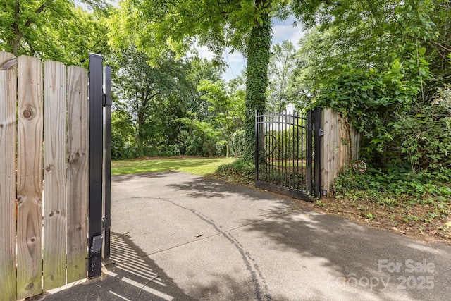 1400 Matheson Ave, Charlotte, NC 28205 - view of gate