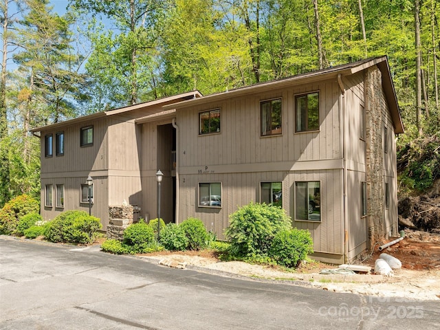 55 Lake Dr Unit 4P, Laurel Park, NC 28739 - view of front of home