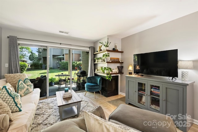 2533 Stockbridge Dr, Charlotte, NC 28210 - living room featuring baseboards and light wood-style flooring