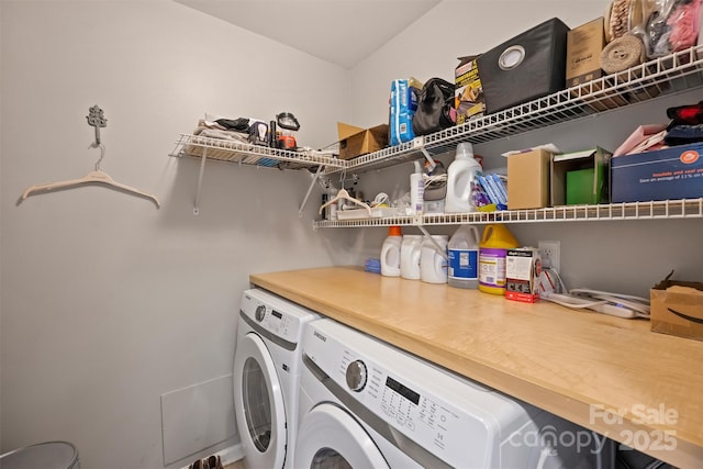 2533 Stockbridge Dr, Charlotte, NC 28210 - laundry room with separate washer and dryer