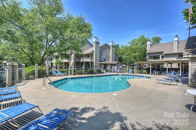 2533 Stockbridge Dr, Charlotte, NC 28210 - community pool with a patio
