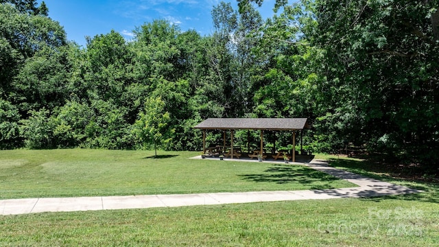 1067 33rd Avenue Loop NE, Hickory, NC 28601 - surrounding community with a gazebo and a lawn
