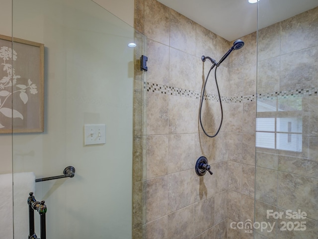 6116 Springhouse Ln, Charlotte, NC 28211 - full bath featuring a tile shower