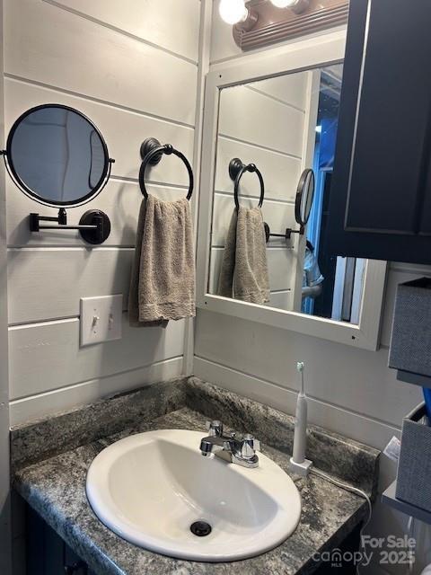 623 Overlook Dr, Spruce Pine, NC 28777 - bathroom with vanity