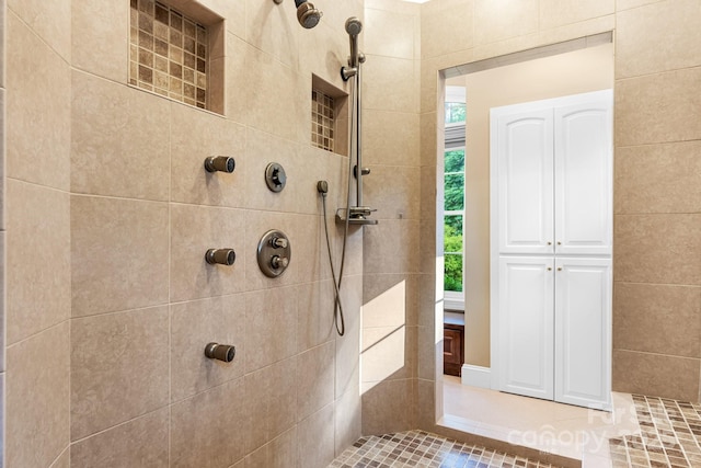 5487 Back Shore Dr, Granite Falls, NC 28630 - full bath featuring a tile shower and healthy amount of natural light