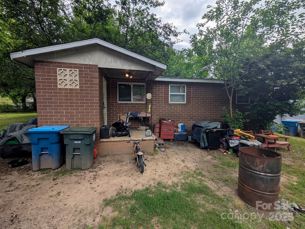 1210 Grady St, Salisbury, NC 28144 - back of property with brick siding