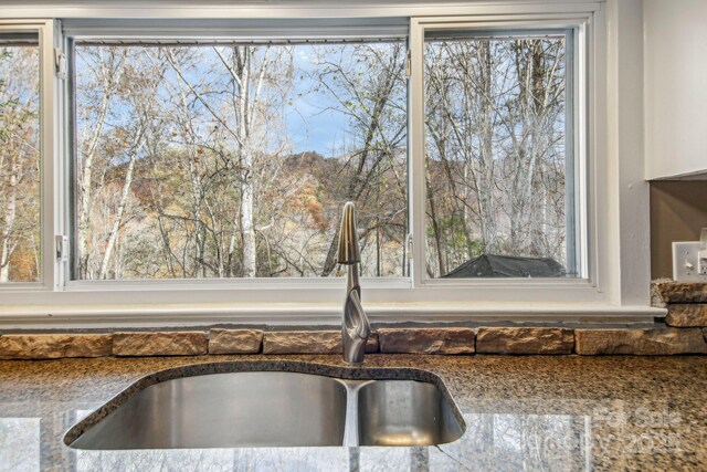 231 Highlands Loop, Maggie Valley, NC 28751 - kitchen view of a sink