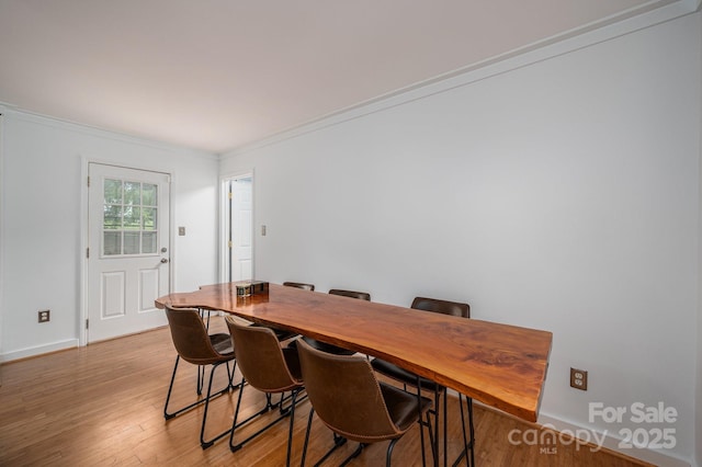 2418 Live Oak Ct, Gastonia, NC 28056 - dining room with ornamental molding, light wood-style flooring, and baseboards