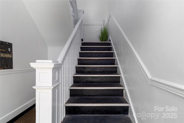 524 Hawthorne Ln, Charlotte, NC 28204 - view of stairway