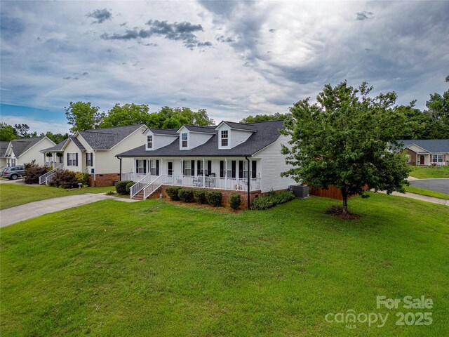 532 Jedburgh Way, Rock Hill, SC 29730 - cape cod-style house featuring covered porch, concrete driveway, and a front yard