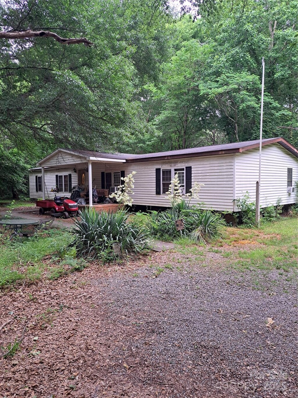 5023 Dogwood Ln, Stanley, NC 28164 - view of front of home