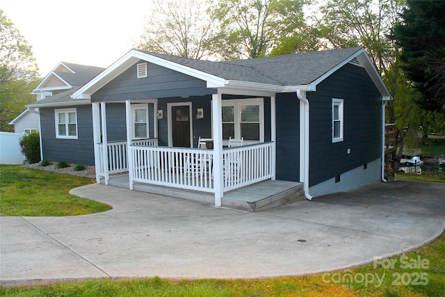 132 Marina Ln, Mooresville, NC 28117 - ranch-style home with a porch, roof with shingles, and crawl space