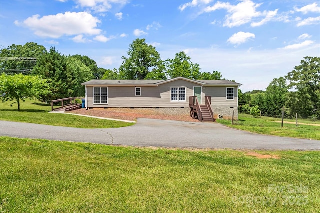 1730 Woodbend Ln, Conover, NC 28613 - manufactured / mobile home featuring crawl space and a front yard