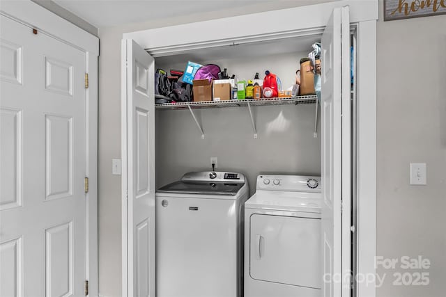 1730 Woodbend Ln, Conover, NC 28613 - laundry room featuring washer and dryer