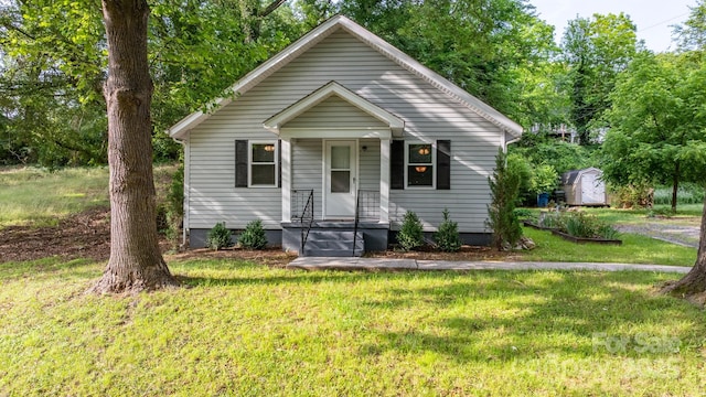 352 18th Ave NE, Hickory, NC 28601 - bungalow with a front yard