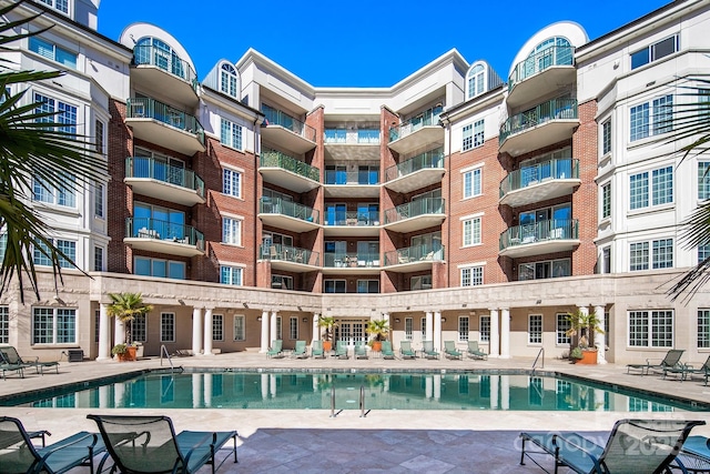 300 W Fifth St Unit 509, Charlotte, NC 28202 - community pool with a patio