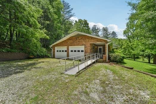 125 Merrill Rd, Fletcher, NC 28732 - view of garage
