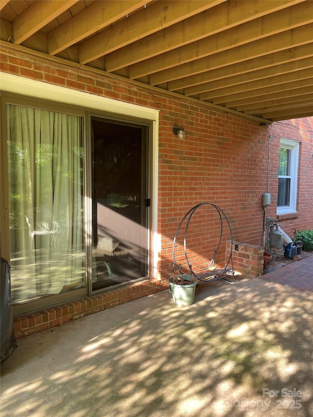 5806 Whitingham Dr, Charlotte, NC 28215 - view of patio / terrace
