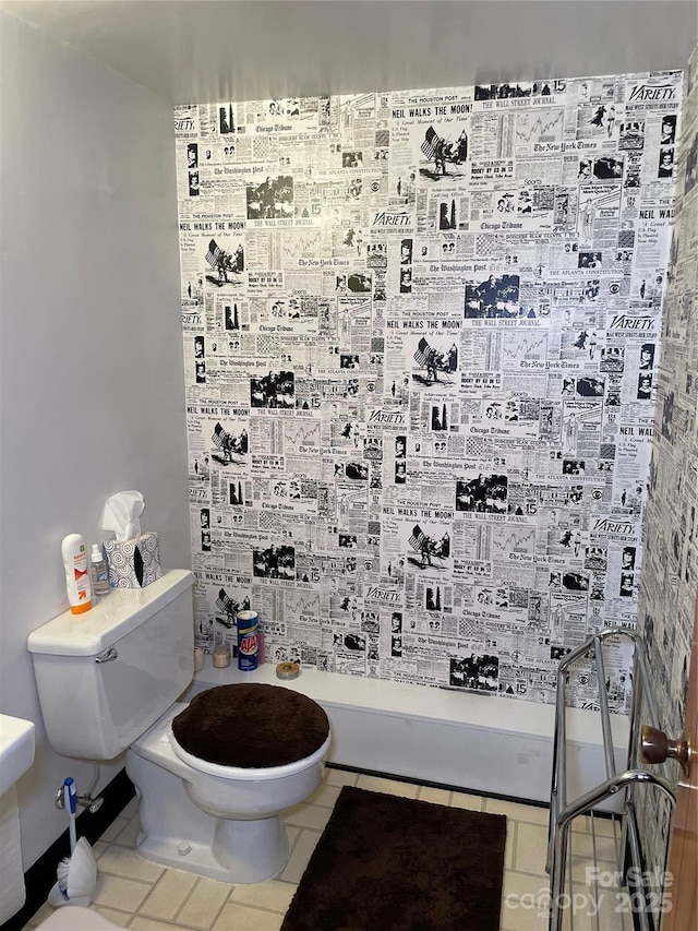 5806 Whitingham Dr, Charlotte, NC 28215 - bathroom with toilet, tile patterned flooring, and a bathtub