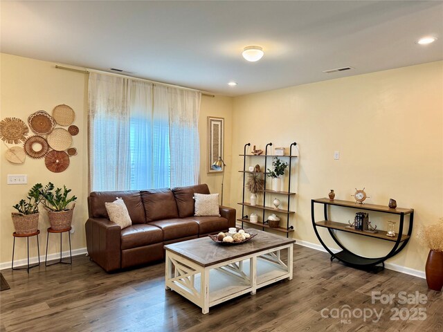 750 Fraternity Row, Kannapolis, NC 28081 - living area with wood finished floors, baseboards, and recessed lighting
