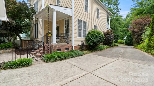6129 Caseys Side Way, Fort Mill, SC 29708 - view of side of home