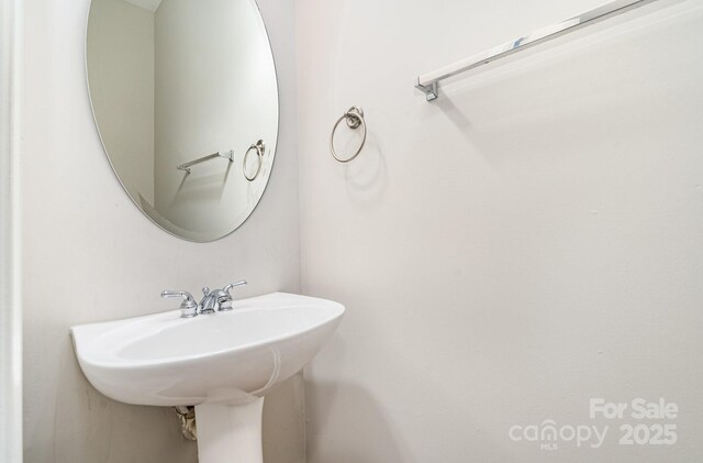 6922 Cascade Dream Ct, Huntersville, NC 28078 - bathroom with a sink