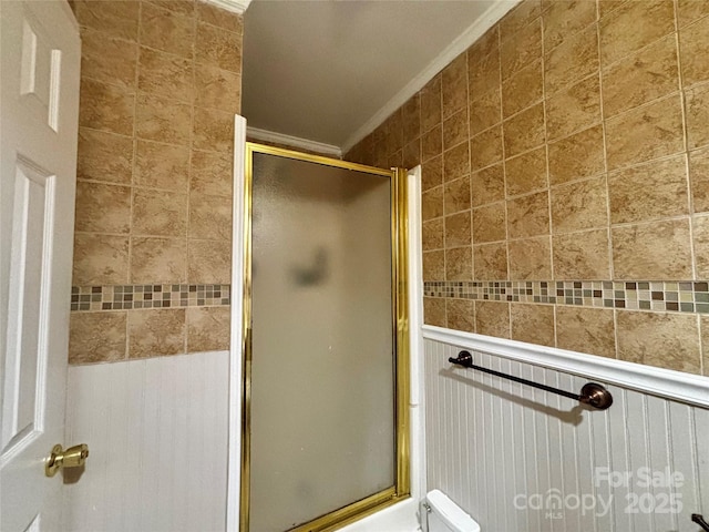 522 W Congress St, Lincolnton, NC 28092 - full bathroom featuring a shower with door