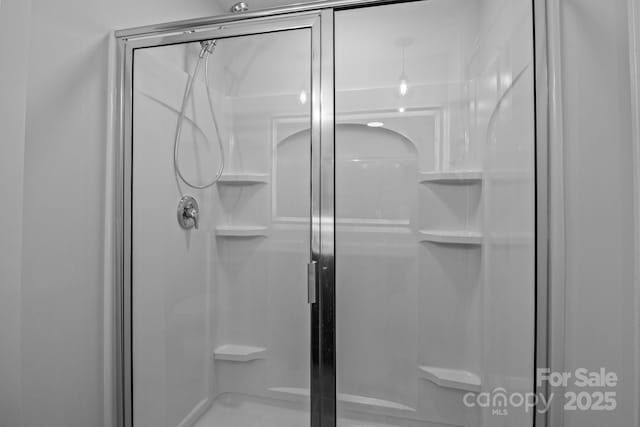 2021 Tarzi Ln, Charlotte, NC 28215 - bathroom with a stall shower