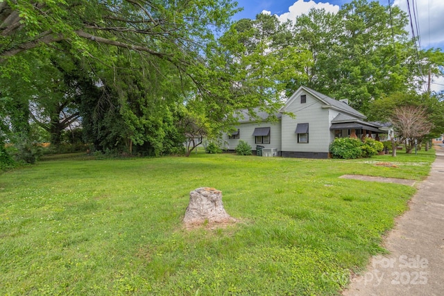 222 W Mccubbins St, Salisbury, NC 28144 - view of green lawn