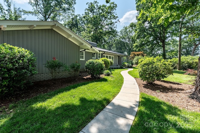 1035 15th Ave NW, Hickory, NC 28601 - view of grassy yard