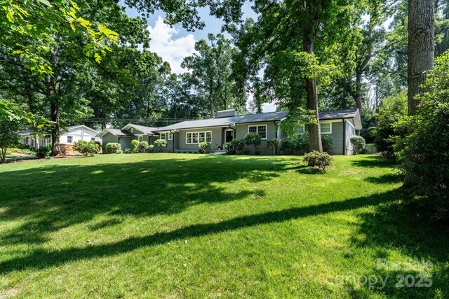 1035 15th Ave NW, Hickory, NC 28601 - view of front of property with a front lawn