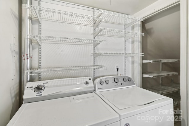 8510 Castle Pine Ct, Charlotte, NC 28226 - laundry area with washing machine and dryer