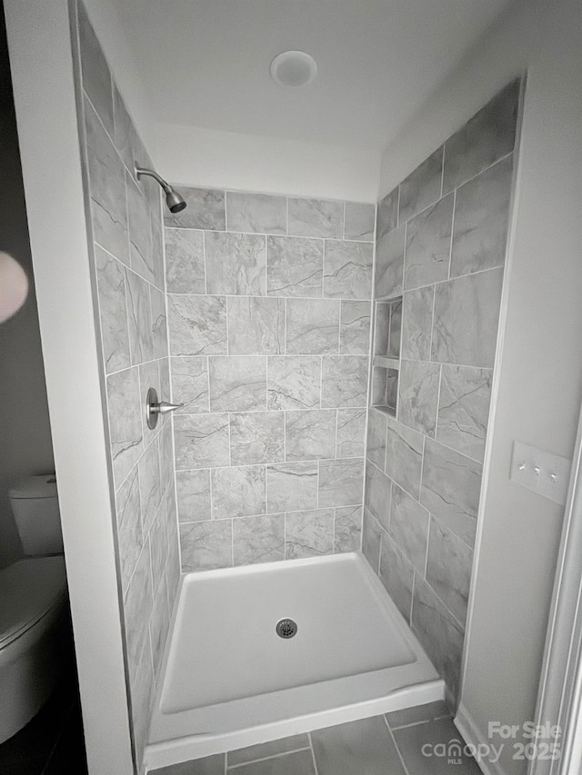 1723 Rhyneland Cir, Gastonia, NC 28054 - full bath featuring toilet and tiled shower